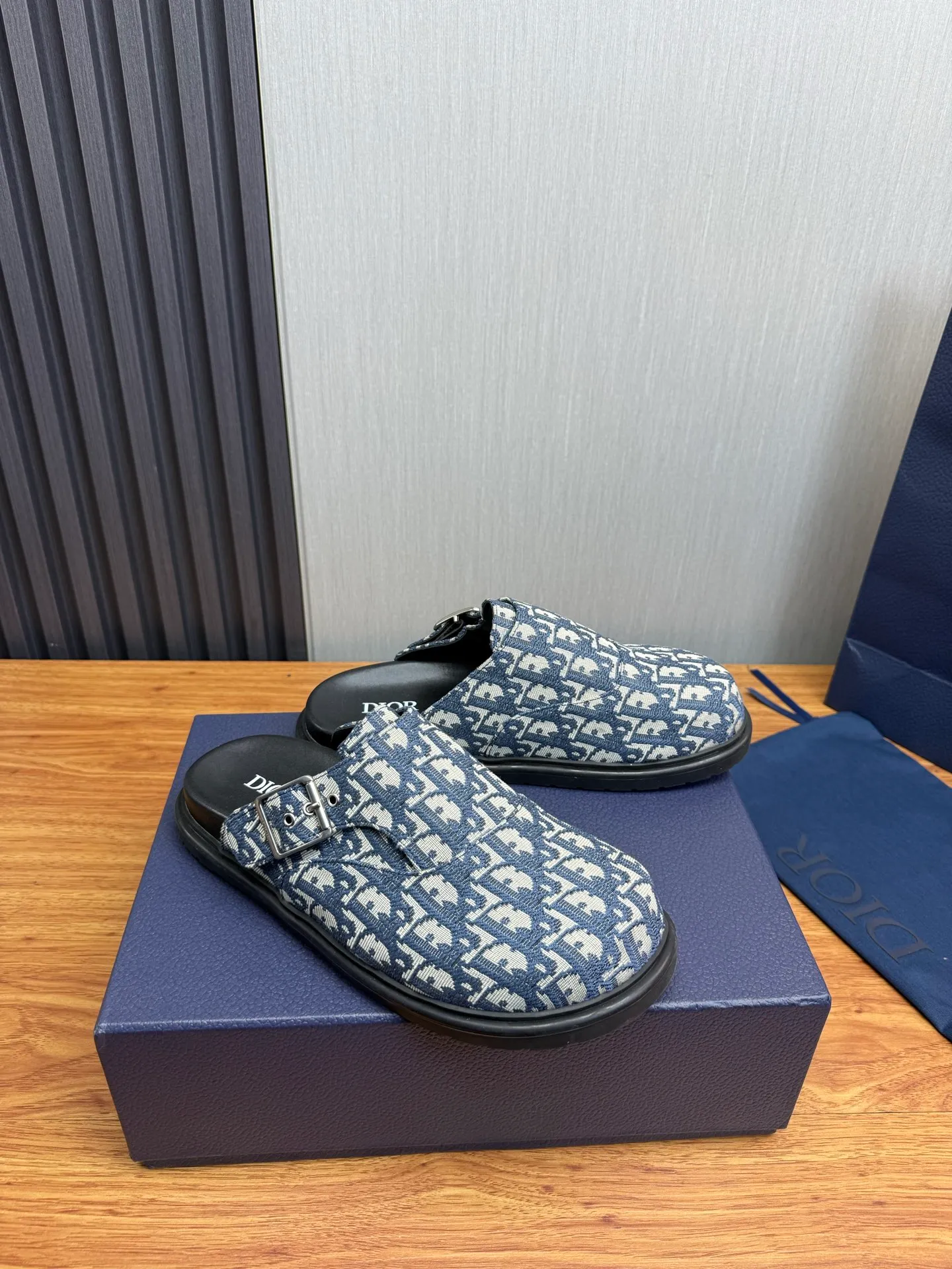 Men's men's shoes 420💰 Dior. Men's slippers🩴Official website 1:1 production 38-45 yards 45 46 🉑️Customized original material shipped✅